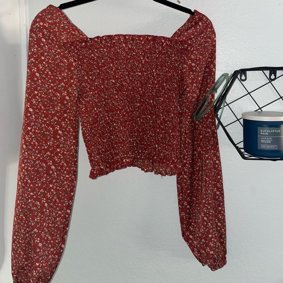 Crop shirt with sleeves from Shein size medium - Picture 4 of 4